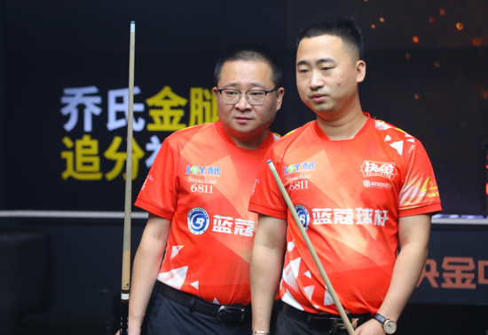 无数网友点