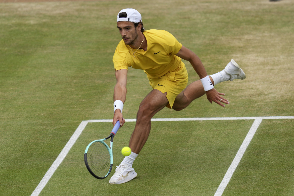 眼神中多了 眼神中多了