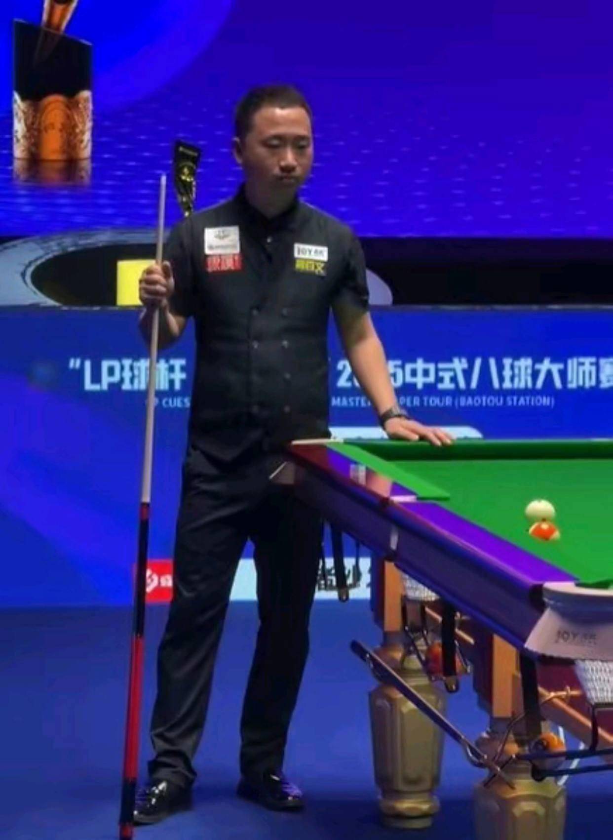 虽然赛场的 虽然赛场的