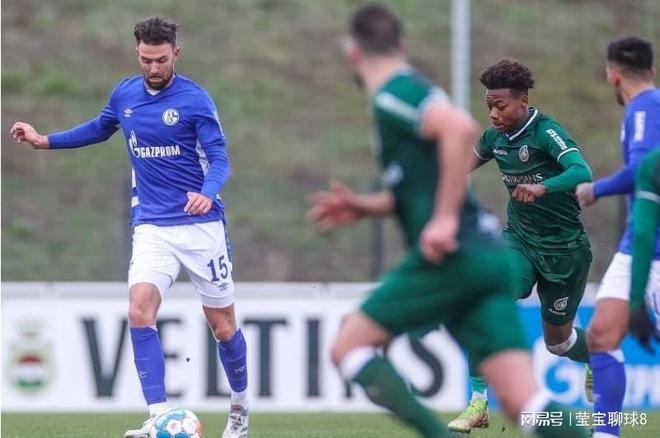 在季后赛中 在季后赛中